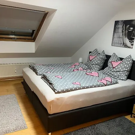 Dachgeschoss Apartment *